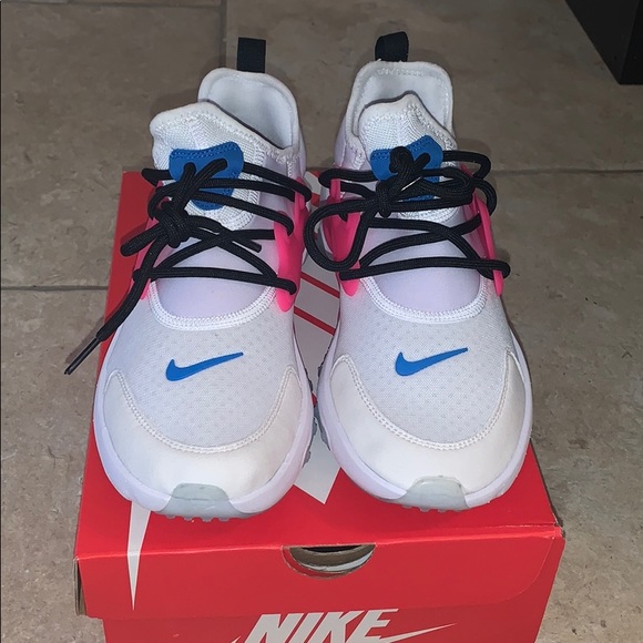 Nike Shoes - Nike women’s presto React shoes